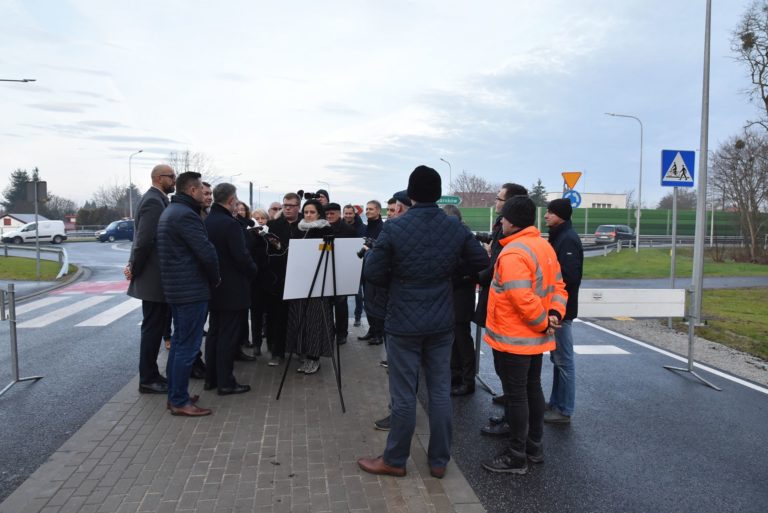 17 grudnia symbolicznie puszczono ruch na nowej drodze w Obornikach