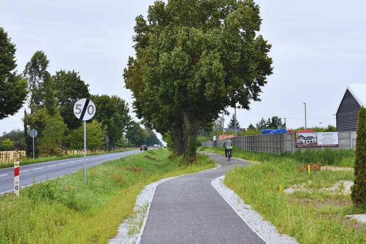Nowa droga dla rower&oacute;w na odcinku Krzywiń &ndash; Jerka