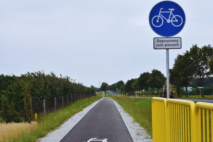 Nowa droga dla rower&oacute;w na odcinku Krzywiń &ndash; Jerka