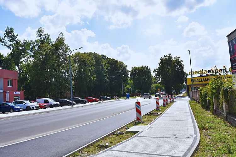 Ostatnie roboty bitumiczne na drodze wojewódzkiej nr 182 w Czarnkowie