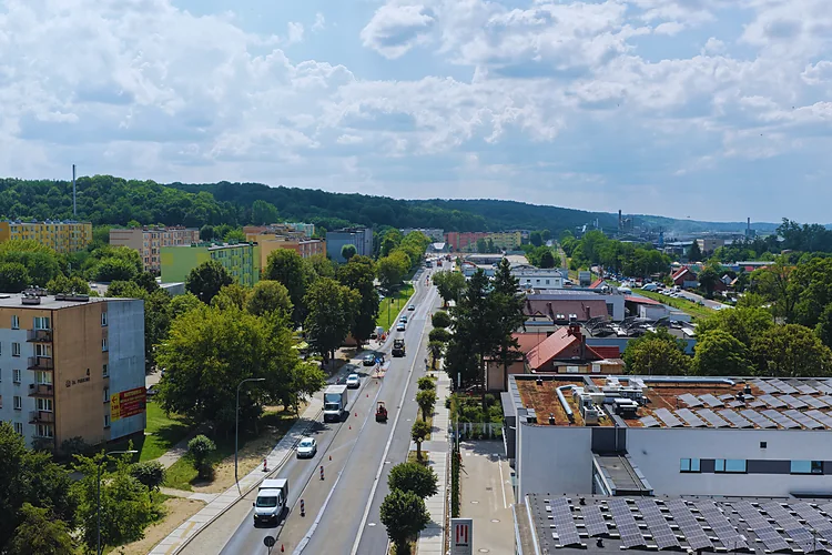 Ostatnie roboty bitumiczne na drodze wojewódzkiej nr 182 w Czarnkowie